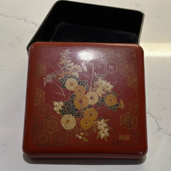 Red Floral Decorative Box - Picture 4 of 7
